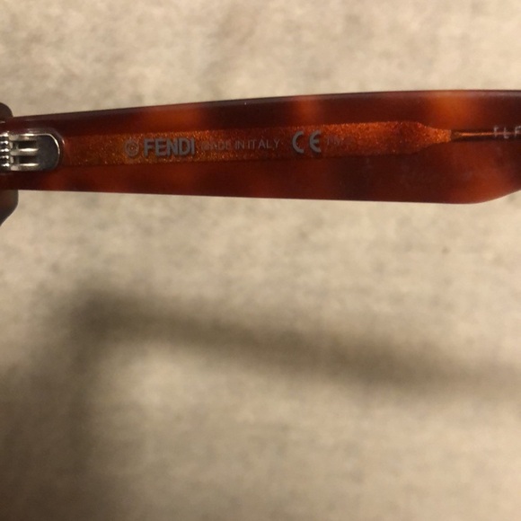 💯Authentic FENDI SUNGLASSES 😎🕶️😎 - Picture 5 of 6